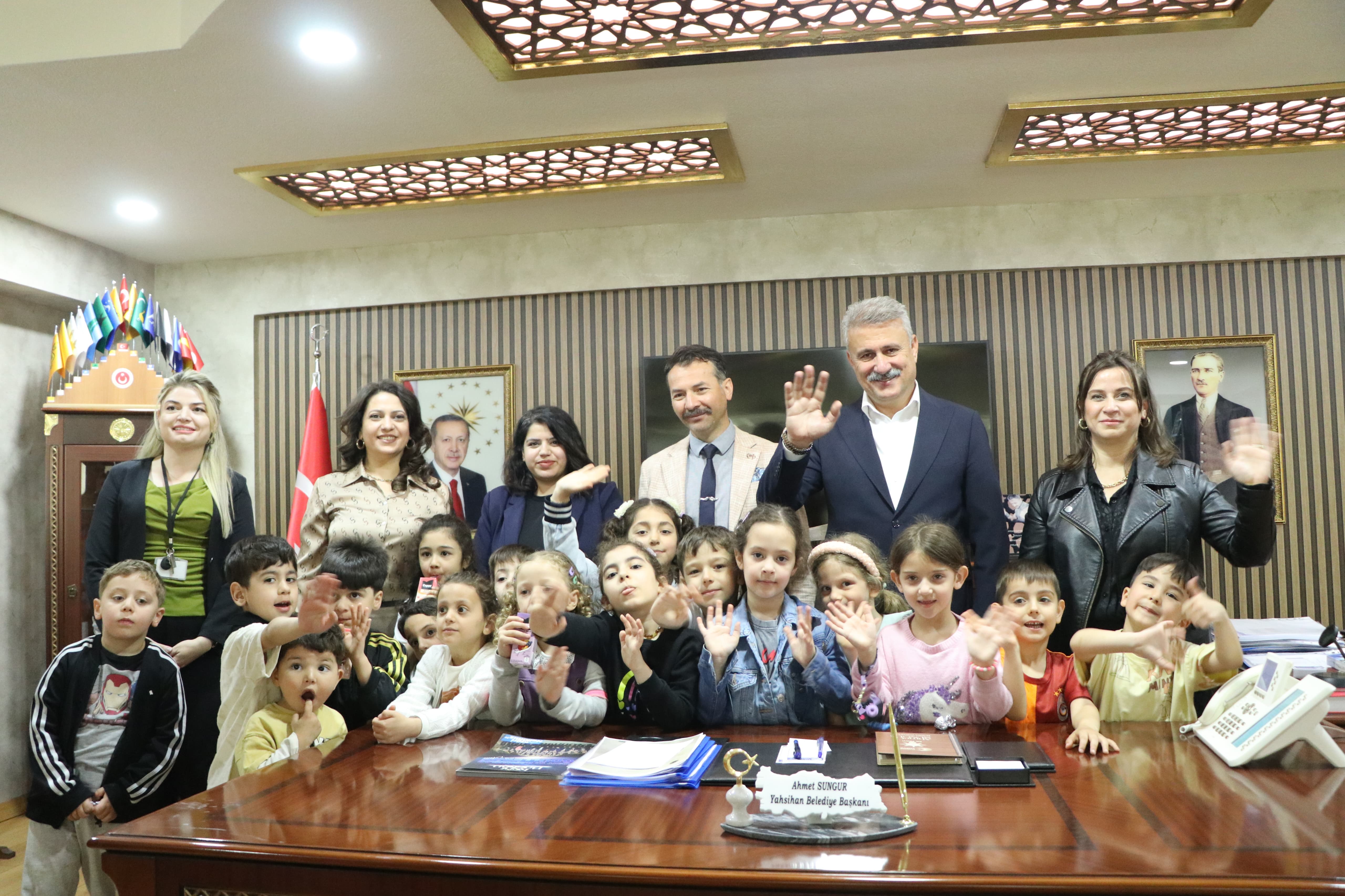 bahceseh-r-kolej-anaokulu-ogrenc-ler-beled-yem-ze-renk-katti